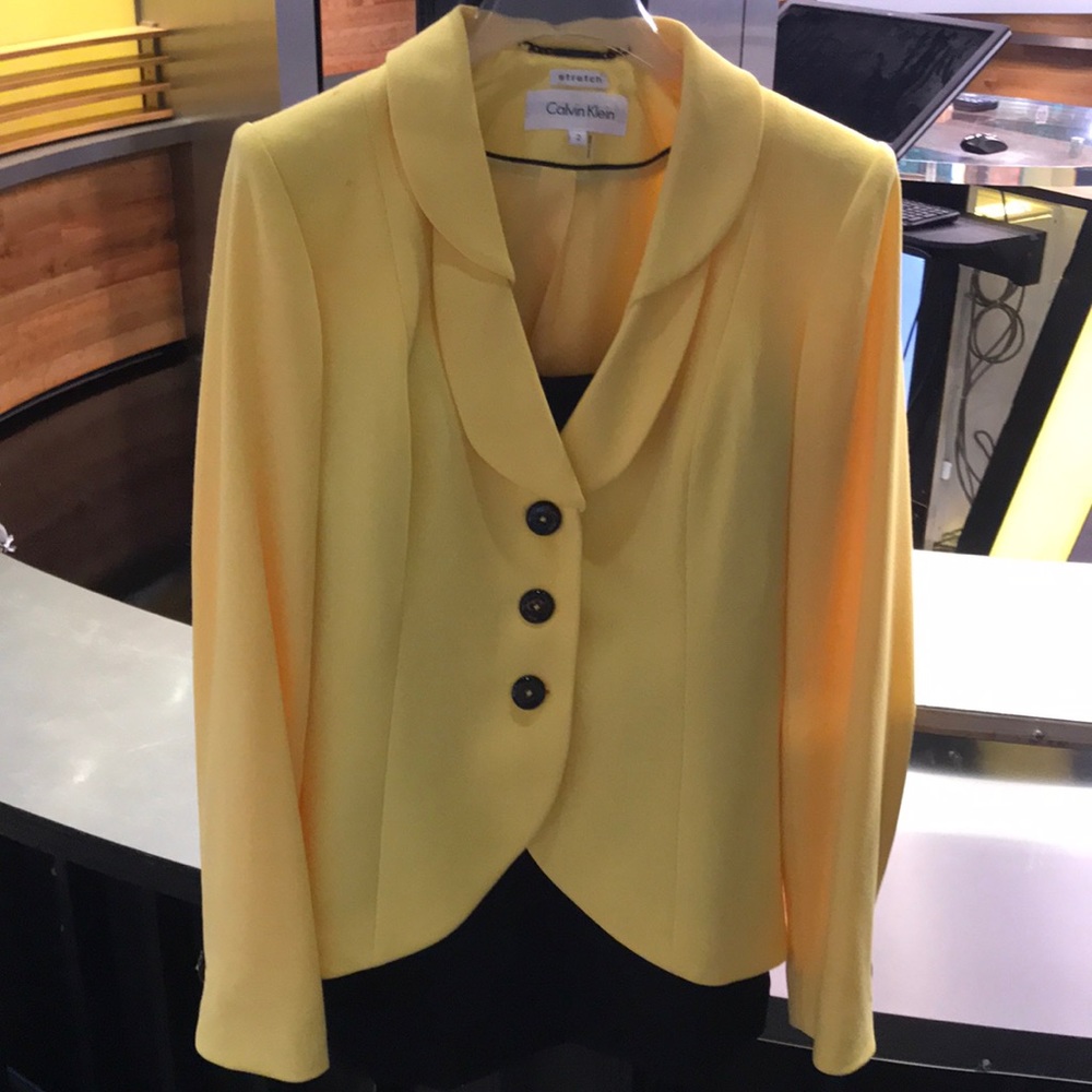 Calvin Klein 2 piece suit - size 2